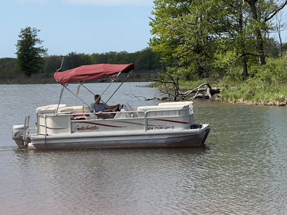 20 ft. Sweet Water Pontoon